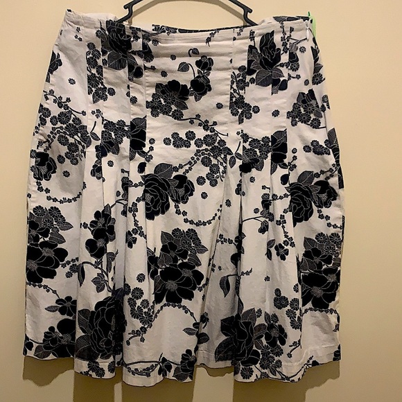 Claudia Richard Career Skirt Medium Black White Floral Knee Length A Line - Picture 1 of 5